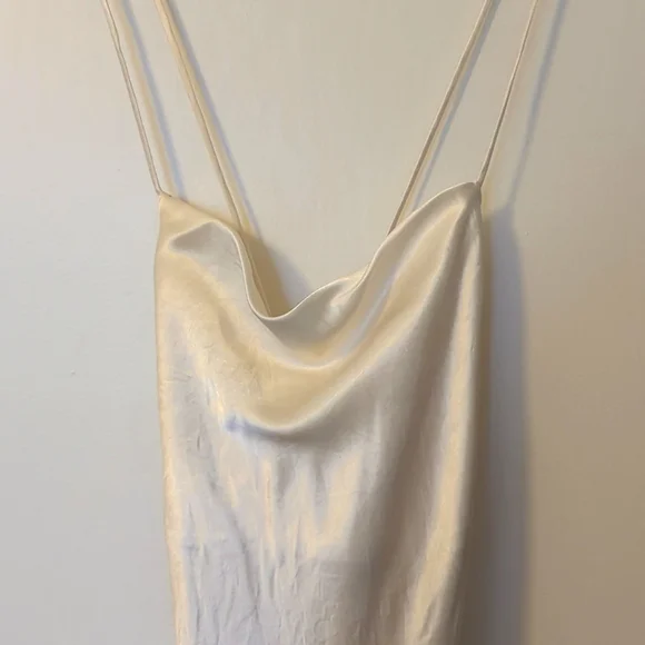 Third Form Crush Bias Cowl Slip - Picture 6 of 6